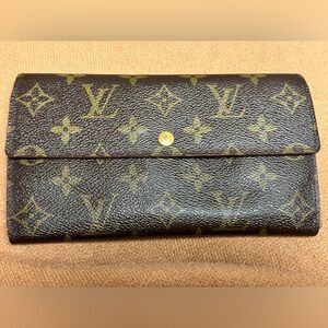 LV Sarah wallet authentic